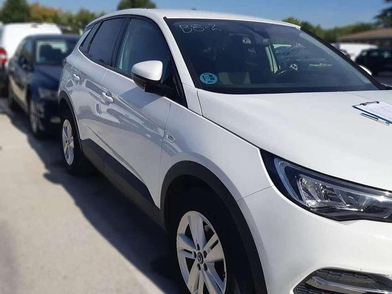 Usado Opel Grandland X Edition 131 CV (96 kW) 2021 Gris SUV