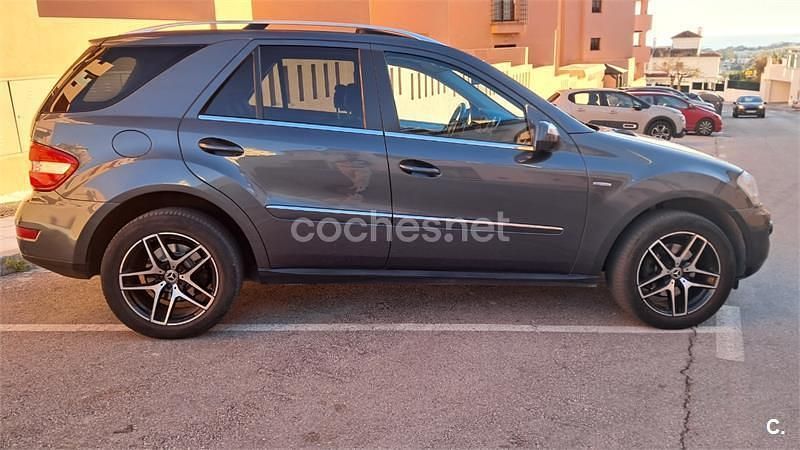 Usado Mercedes ML300 190 CV (139 kW) 2010 Gris / plata SUV