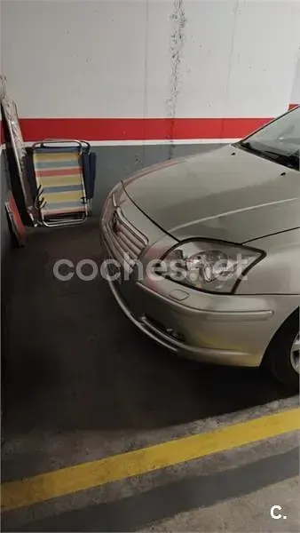 Usado Toyota Avensis Executive 150 CV (110 kW) 2005 Gris / plata Berlina
