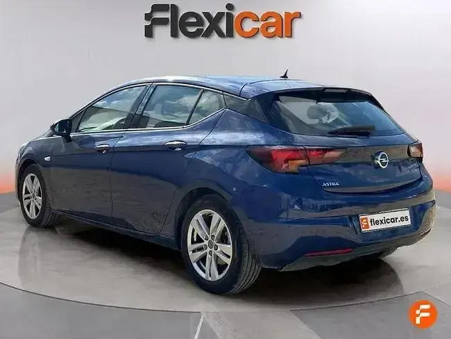 Usado Opel Astra GS Line 130 CV (95 kW) 2020 Azul Berlina