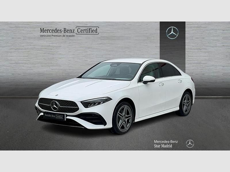 Usado Mercedes A250 AMG line 218 CV (160 kW) 2023 Blanco Berlina