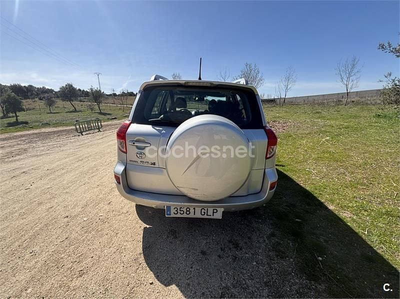 Usado Toyota RAV4 Executive 158 CV (116 kW) 2009 Gris / plata SUV