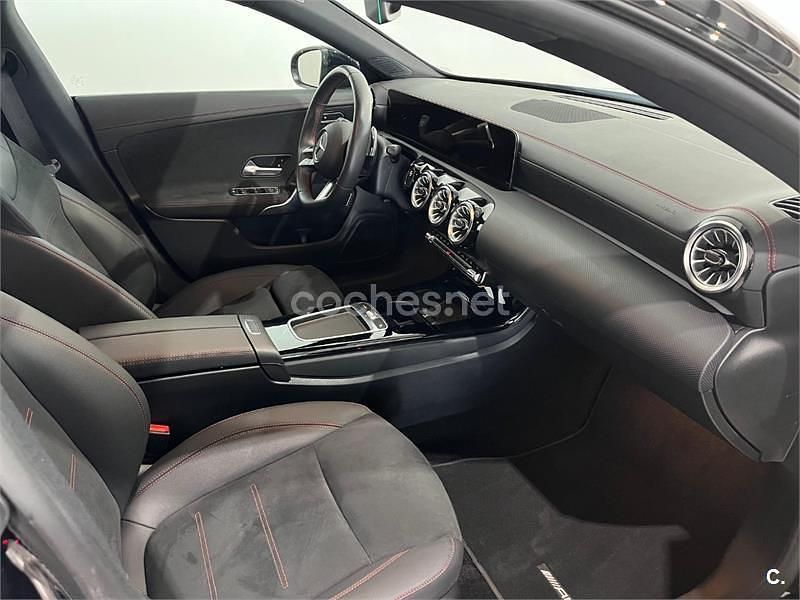 Usado Mercedes CLA250e 218 CV (160 kW) 2024 Negro Berlina
