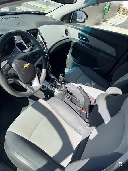 Usado Chevrolet Cruze LS 125 HP (91 kW) 2011 Azul Sedan