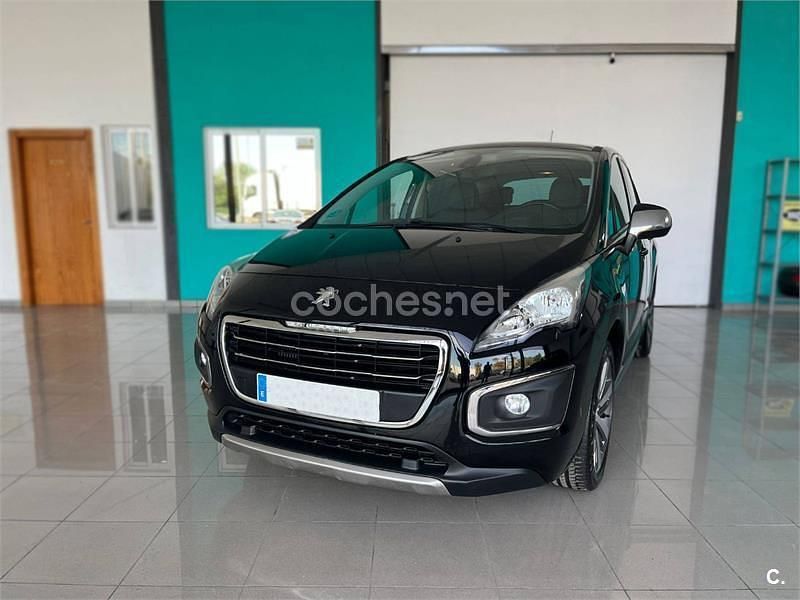 Usado Peugeot 3008 Allure 120 CV (88 kW) 2015 Negro Familiar