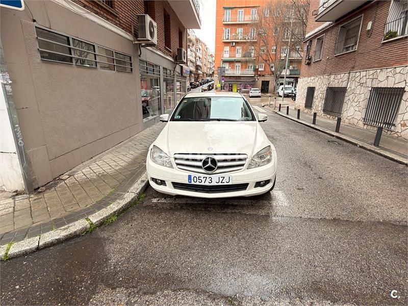 Usado Mercedes C200 Avantgarde 136 CV (100 kW) 2009 Blanco Berlina