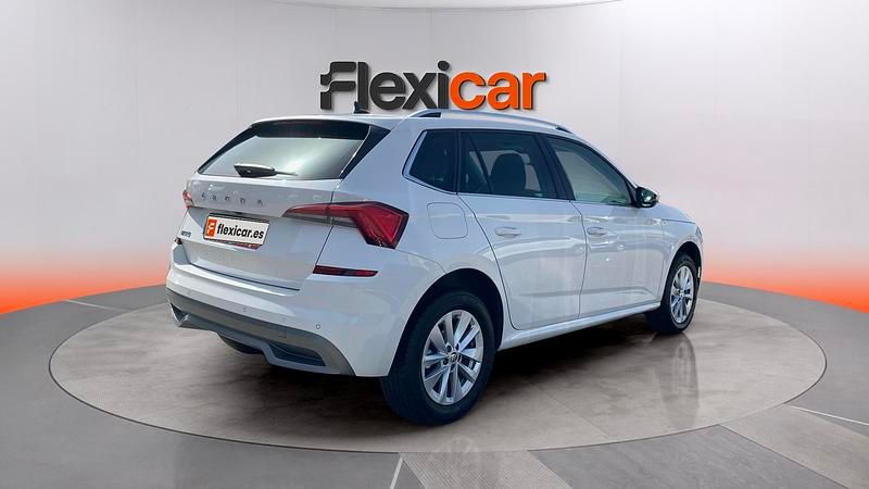 Usado Skoda Kamiq Selection 95 CV (69 kW) 2023 Blanco SUV