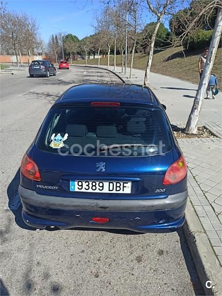 Usado Peugeot 206 75 CV (55 kW) 2004 Azul Berlina