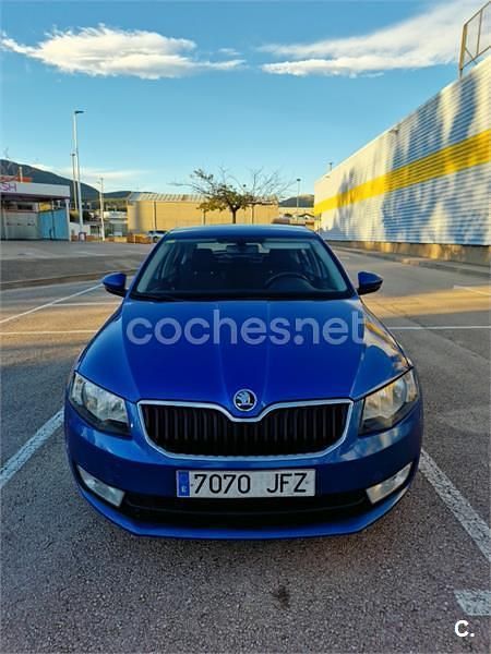 Usado Skoda Octavia Style 115 CV (84 kW) 2016 Azul Berlina