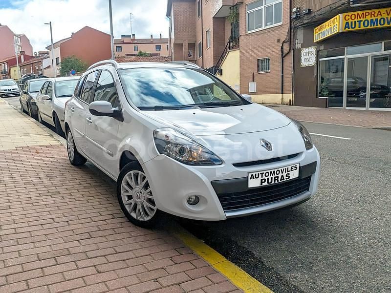 Usado Renault Clio GrandTour Exception 110 CV (80 kW) 2009 Blanco Familiar