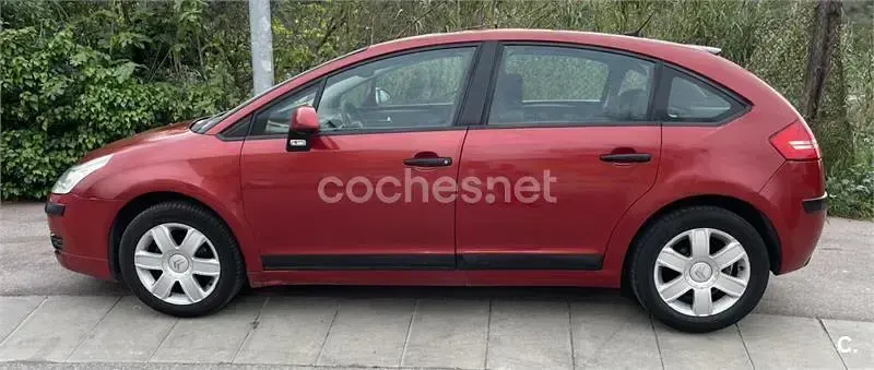 Käytetty Citroën C4 110 HP (80 kW) 2008 Punainen Sedan