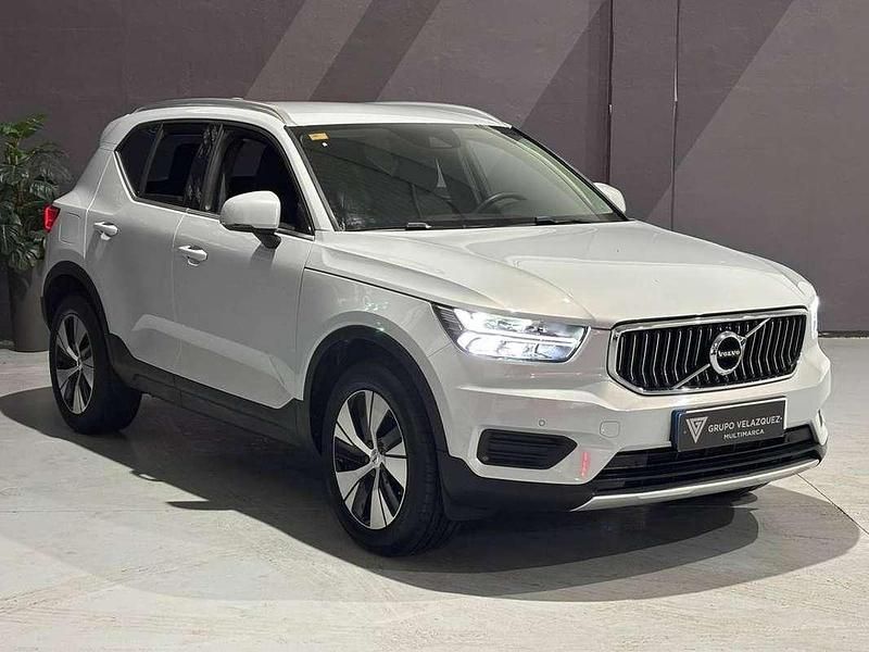 Usado Volvo XC40 Inscription 211 CV (155 kW) 2021 Plateado SUV