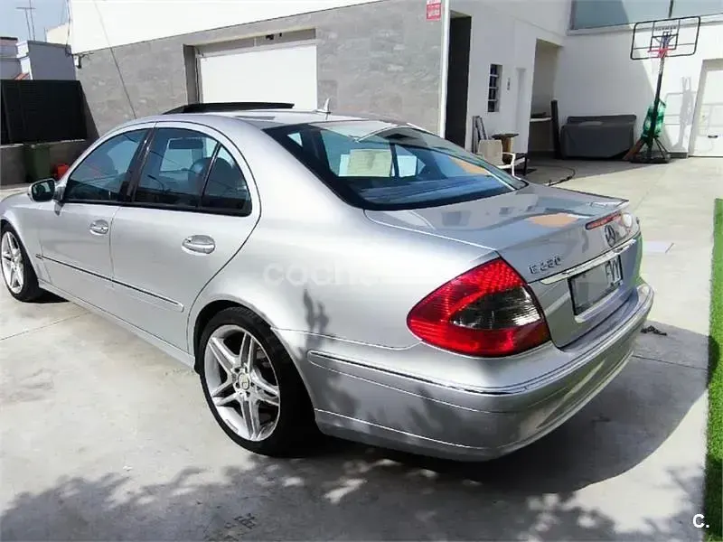 Usado Mercedes E280 Avantgarde 190 CV (139 kW) 2006 Blanco Berlina