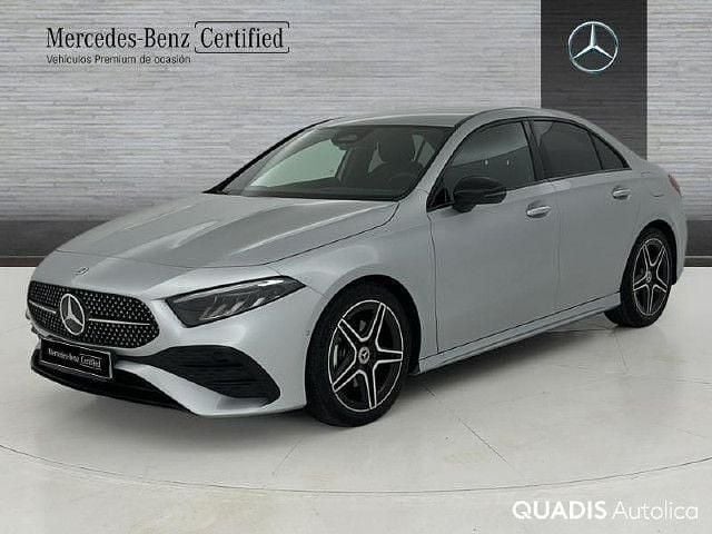 Usado Mercedes A200 150 CV (110 kW) 2025 Plata hightech
