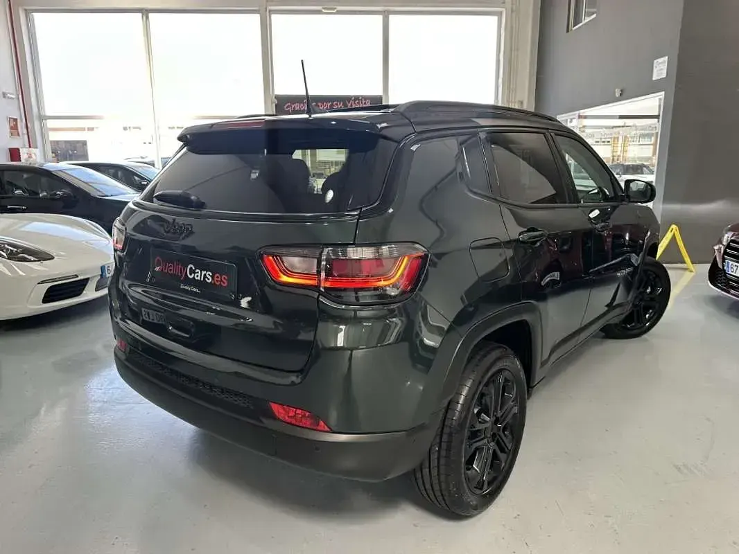 Usado Jeep Compass North 130 CV (95 kW) 2025 Verde SUV