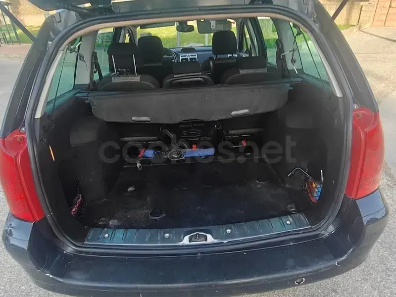 Usado Peugeot 307 110 CV (80 kW) 2006 Negro Familiar