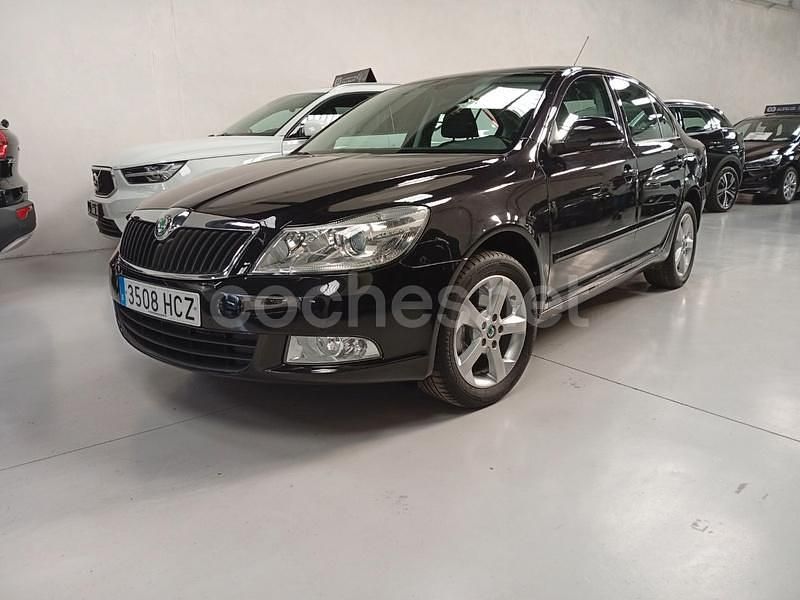 Usado Skoda Octavia Ambition 105 CV (77 kW) 2011 Negro Berlina