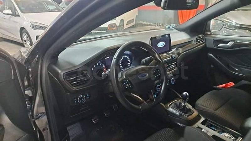 Usado Ford Focus ST-Line 125 CV (91 kW) 2020 Gris / plata Familiar