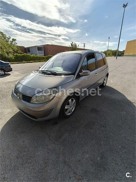 Beige Usado 2005 Renault Scénic II Expression Monovolumen | 4200 € (Un poco caro) - Imagen 1/4
