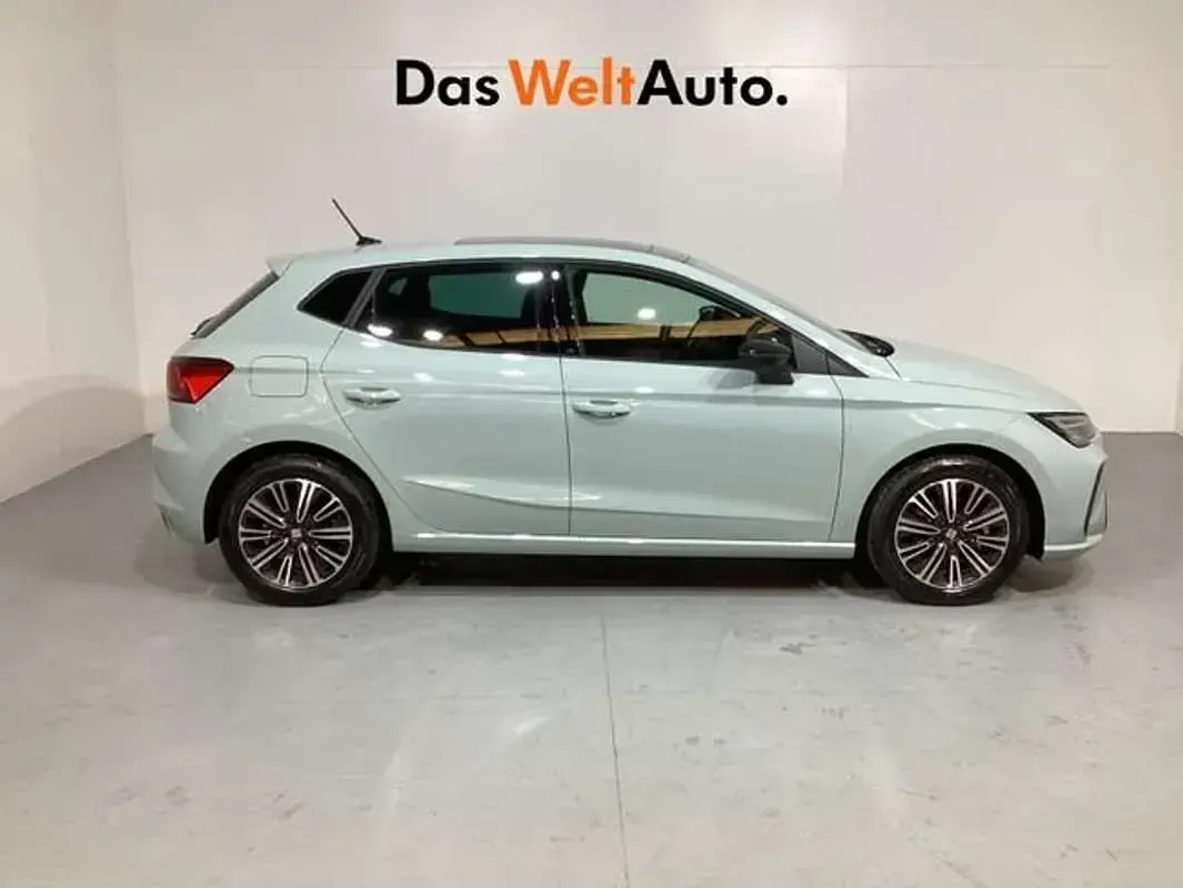 Usado Seat Ibiza FR 116 CV (85 kW) 2026 Gris Utilitario
