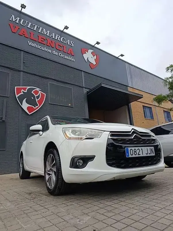 Usado DS Automobiles DS4 131 CV (96 kW) 2015 Blanco Utilitario