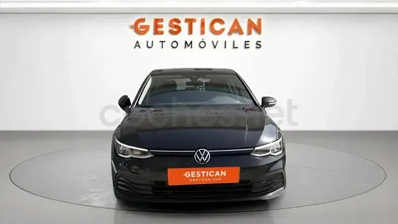 Usado VW Golf VIII Life 110 CV (80 kW) 2022 Negro Berlina