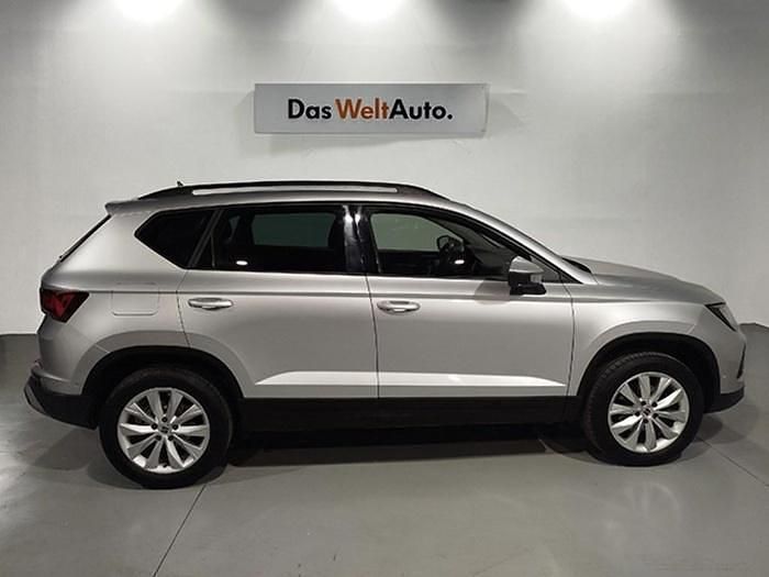 Usado Seat Ateca Style 150 CV (110 kW) 2025 Gris plata SUV