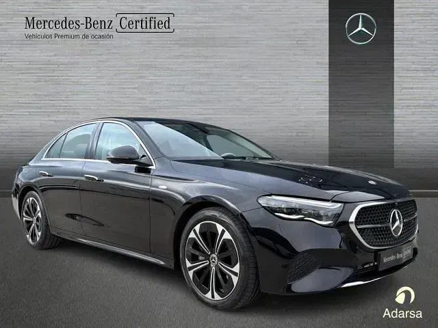 Usado Mercedes E300 313 CV (230 kW) 2025 Negro obsidiana