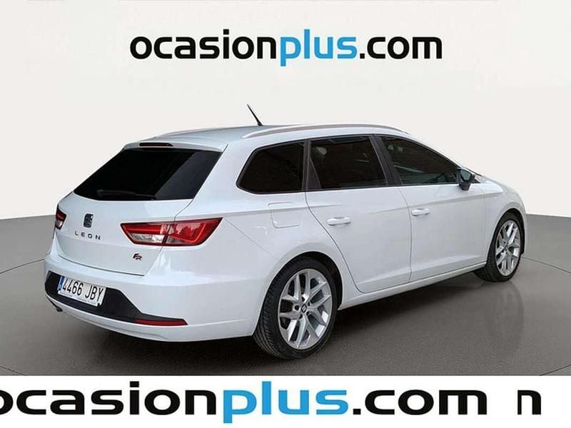 Usado Seat Leon ST FR 180 CV (132 kW) 2014 Blanco Familiar