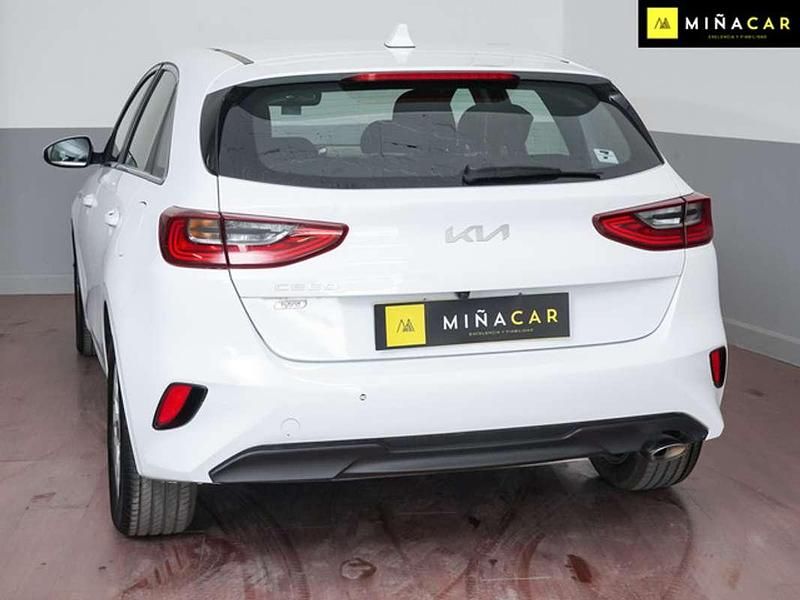 Usado Kia Ceed 120 CV (88 kW) 2023 Blanco Utilitario