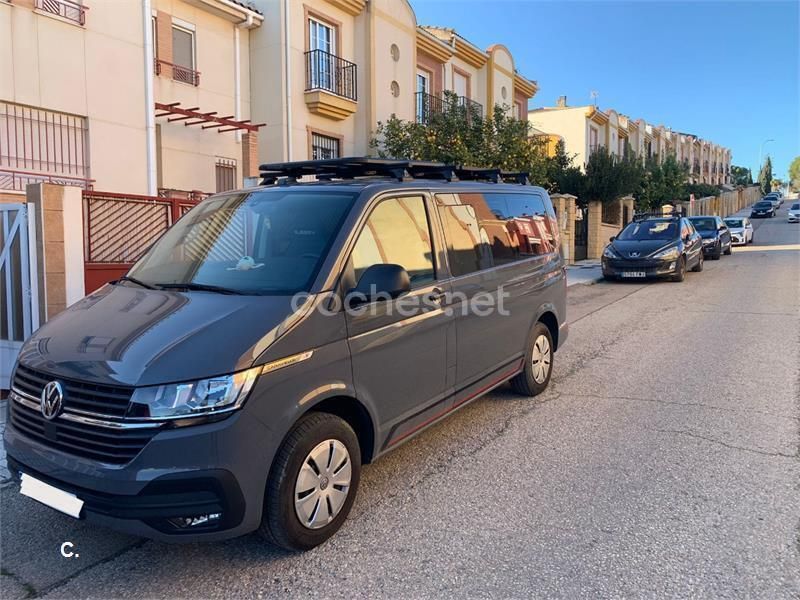 Gris / plata Usado 2022 VW Caravelle Monovolumen | 35.500 € (Precio justo) - Imagen 1/4