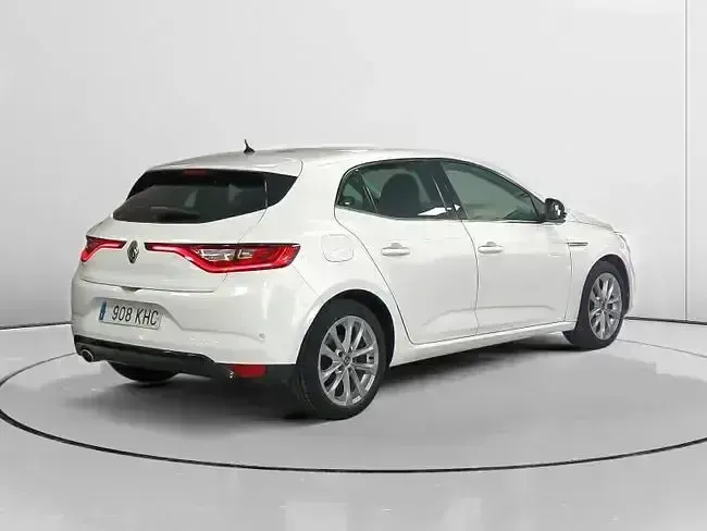 Usado Renault Mégane Zen 110 CV (80 kW) 2018 Blanco Berlina