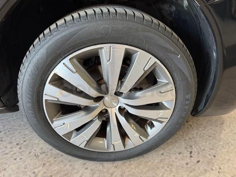Usado Peugeot 3008 Style 120 CV (88 kW) 2016 Negro Berlina