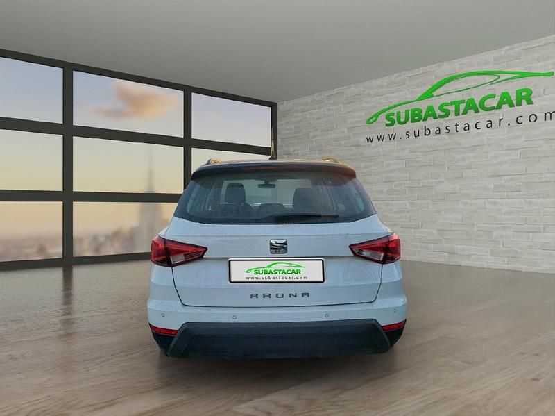 Usado Seat Arona Style 110 CV (80 kW) 2021 Blanco SUV