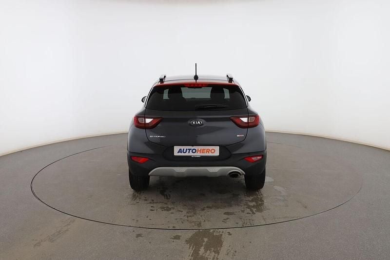 Usado Kia Stonic 120 CV (88 kW) 2018 Negro SUV