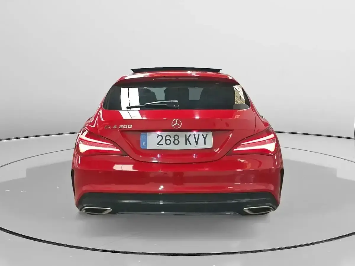Usado Mercedes CLA200 156 CV (114 kW) 2019 Rojo Coupe