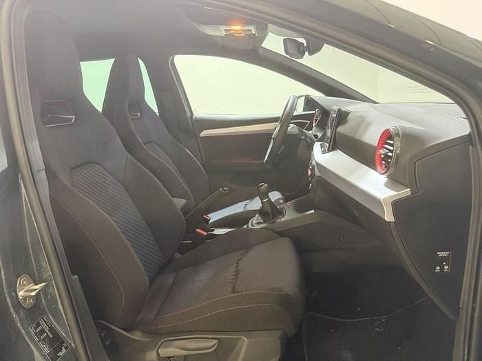 Usado Seat Ibiza FR 115 CV (84 kW) 2025 Gris Utilitario