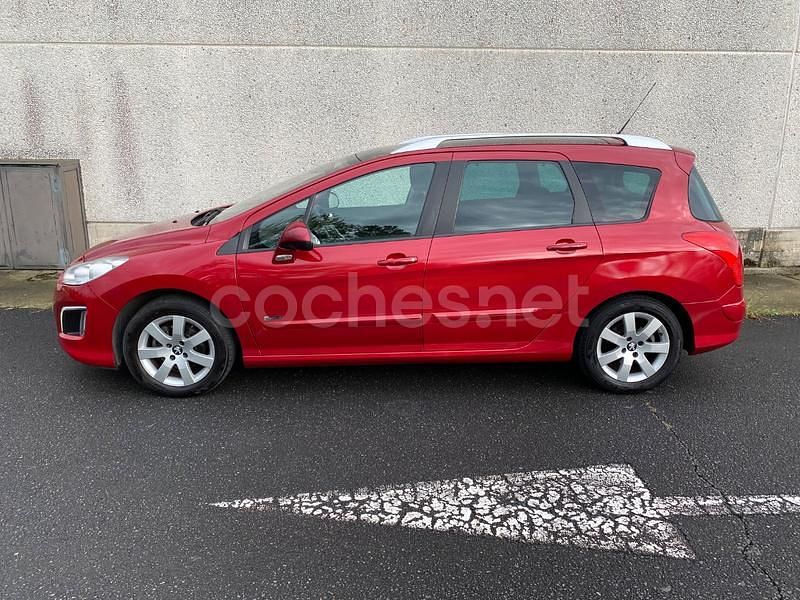 Usado Peugeot 308 SW Family 112 CV (82 kW) 2012 Granate Familiar