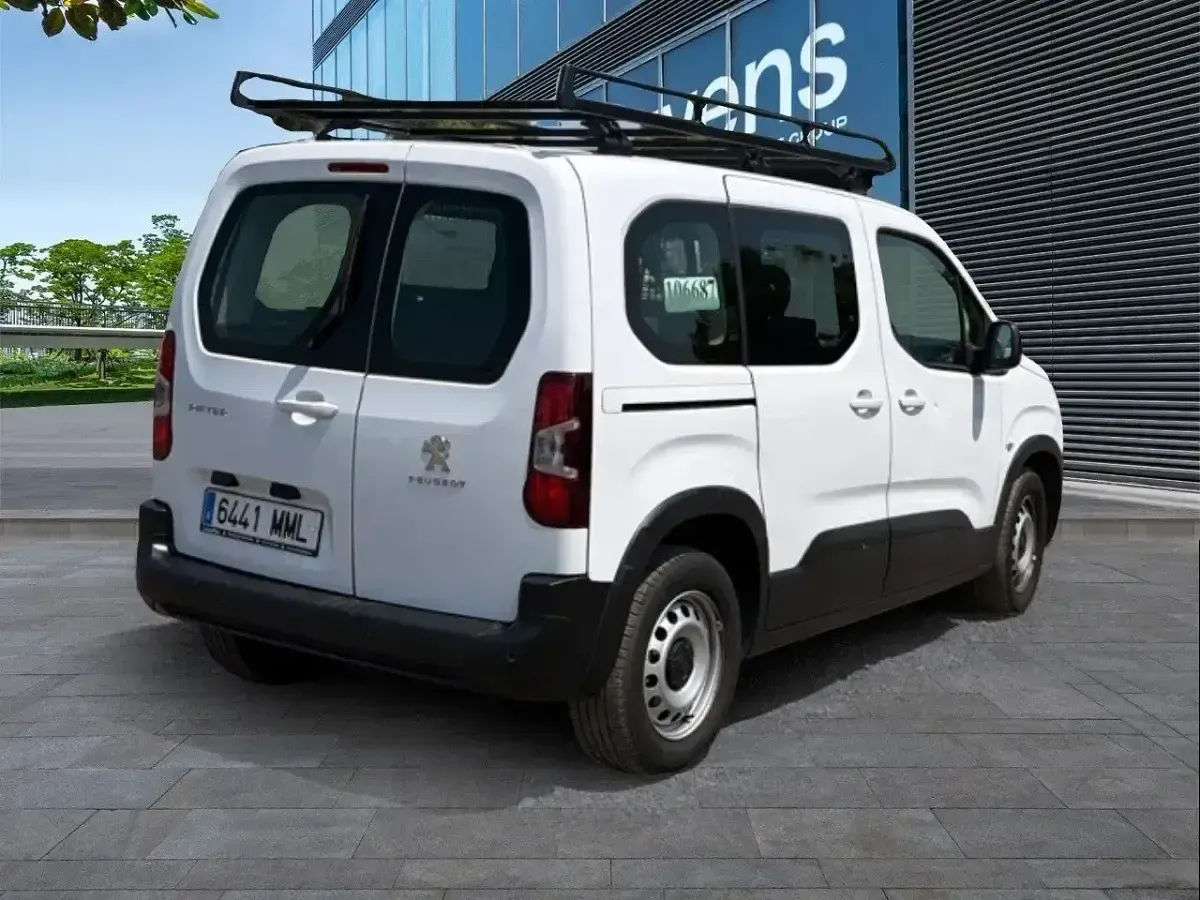 Usado Peugeot Rifter Business-Line 102 CV (75 kW) 2023 Blanco Monovolumen