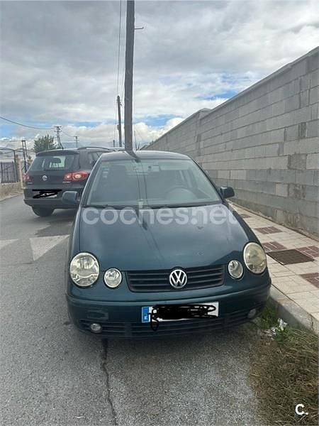 Verde Usado 2002 VW Polo Trendline Berlina | 1200 € (Super precio) - Imagen 1/4