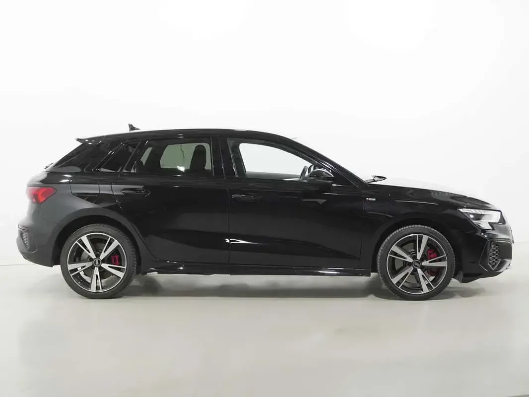 Usado Audi A3 Sportback e-tron Competition 150 CV (110 kW) 2022 Negro Utilitario