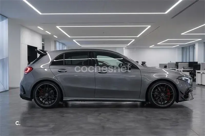 Usado Mercedes A45 AMG 421 CV (309 kW) 2021 Gris / plata Utilitario