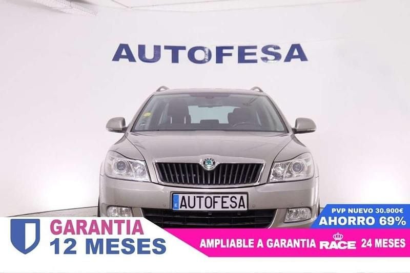 Usado Skoda Octavia Elegance 105 CV (77 kW) 2013 Gris Familiar