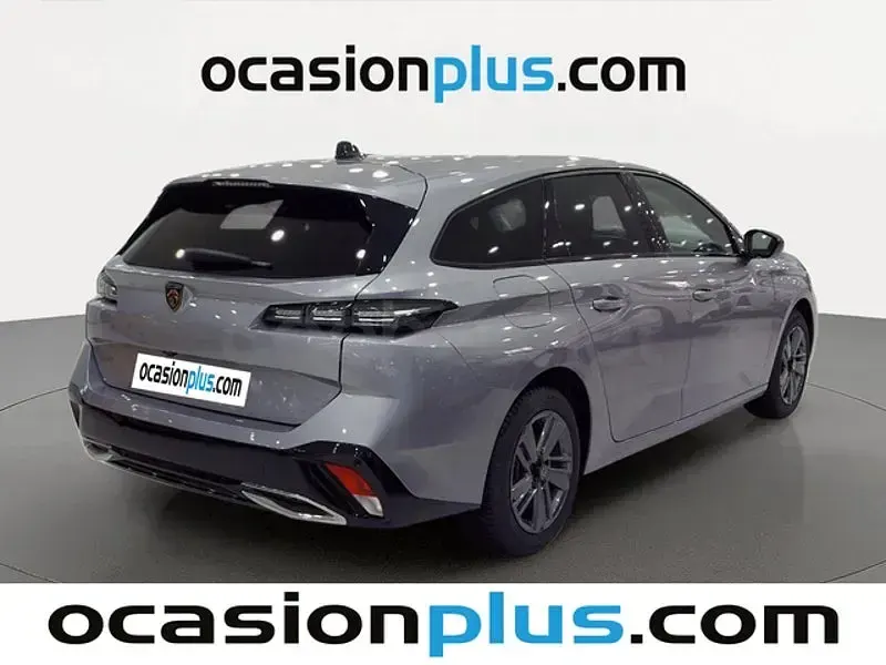Usado Peugeot 308 SW Allure 130 CV (95 kW) 2024 Gris / plata Familiar