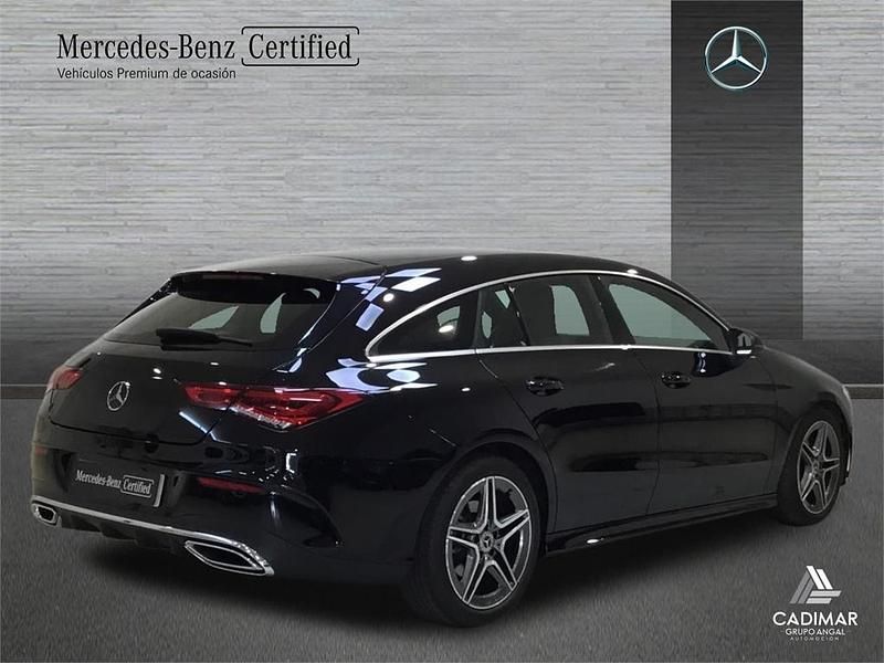 Usado Mercedes CLA200 Shooting Brake AMG line 150 CV (110 kW) 2023 Negro Familiar
