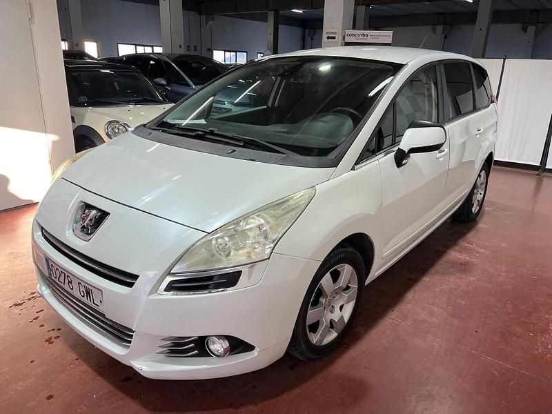 Usado Peugeot 5008 Family 112 CV (82 kW) 2010 Blanco Monovolumen