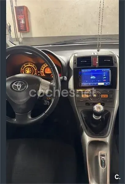 Usado Toyota Auris Luna 126 CV (92 kW) 2009 Gris / plata Utilitario