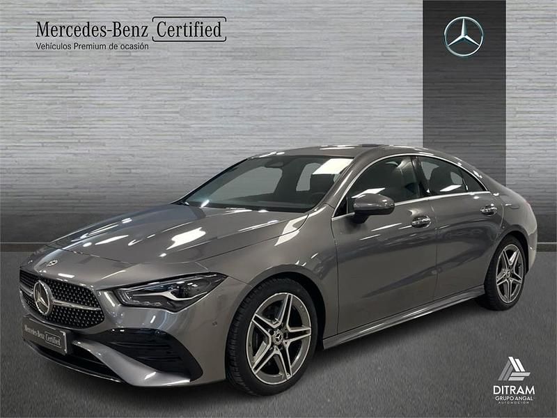 Gris montaña Usado 2024 Mercedes CLA220 Berlina | 42.500 € (Precio justo) - Imagen 1/4