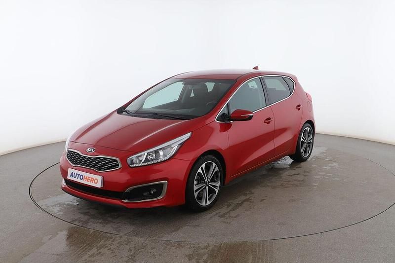 Usado Kia Ceed 120 CV (88 kW) 2018 Rojo Utilitario