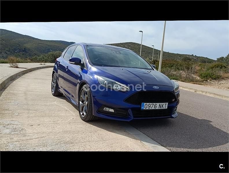 Usado Ford Focus ST 250 CV (183 kW) 2017 Azul Berlina